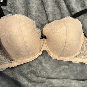 Victoria's Secret Lace Underwire Bra - Cream
